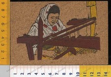 34833] CAGLIARI - PIRRI - COSTUME DONNA AL TELAIO - CARTOLINA IN SUGHERO