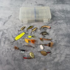 Lotto di 14 esche da pesca