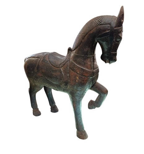 Cavallo legno scolpito