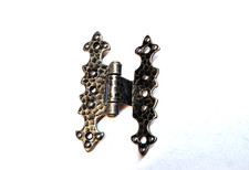 Cerniera per Mobili in Ferro Battuto Ali con Piega mm. 72x40x10 Pz. 2 FORGES