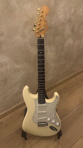 Squier fender reissue - by,