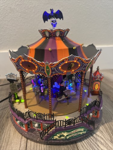 Lemax spooky town - lemax,