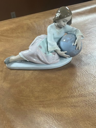 Lladro 5943 1992 - 1992, "world