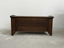 Cassapanca In Rovere Intagliata