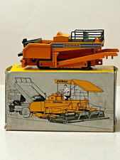 NZG n. Finitrice stradale Demag scala 1/50 231 con scatola