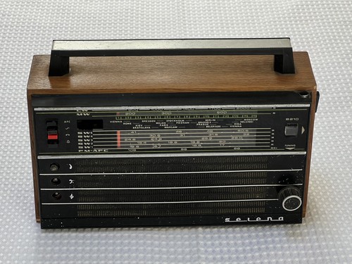 Selena b210 vintage radio - b210,