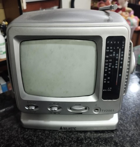 Majestic radio 2001 - radio, tv