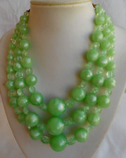 COLLANA firmata CORO 3 fili perle in lucite a scalare colore verde