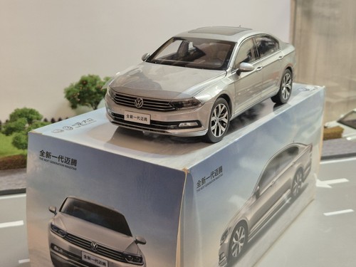 Modellino auto vw passat - 1:18,
