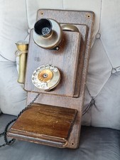 vecchio telefono da parete