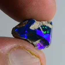 Opale nero liscio grezzo - , 7,00