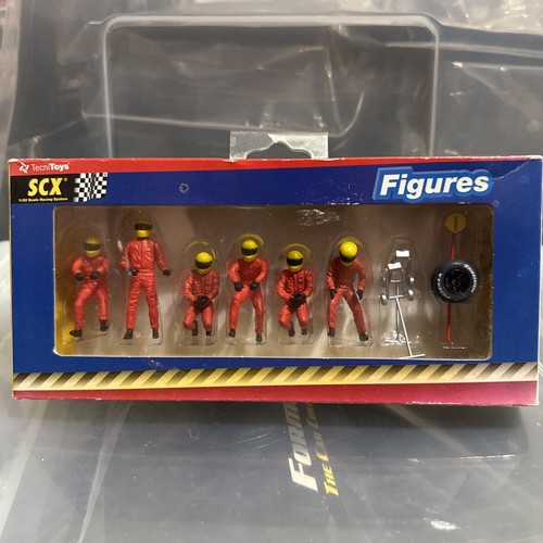 Slot car pit - car, crew