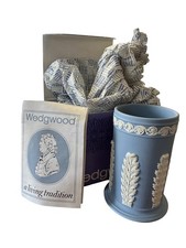 Vaso da versamento in diaspro