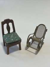 Sedia a dondolo vintage casa delle bambole mini metallo legno curvato Strombecker noce 2 pezzi