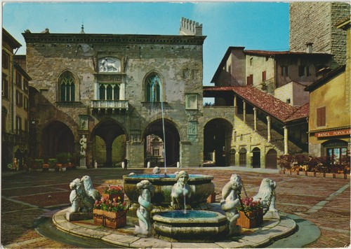 Bergamo piazza vecchia - -,