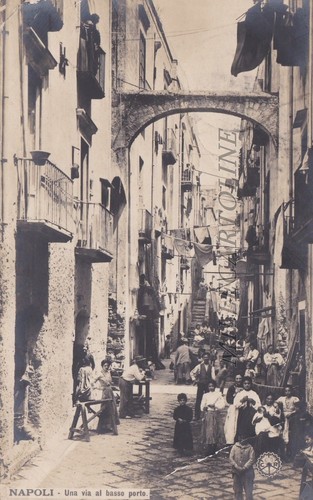 Napoli una via - una, porto