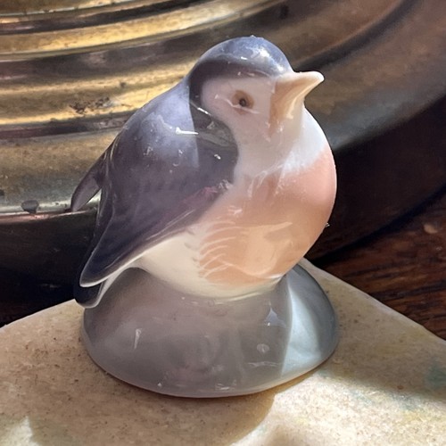 Piccola statuina pettirosso