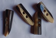 lotto 4 BOTTONI in OSSO -CORNO ° per alamari *