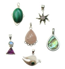 Ciondolo con pietra preziosa