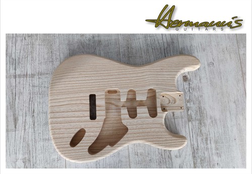 Strat style swamp ash body - ash, 2