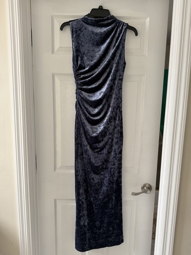 Elegante abito blu senza