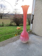 ancien vase en opaline rose et