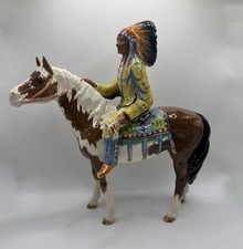 Statuina vintage Beswick capo indiano montato su cavallo pony skewbald 1391 eccellente