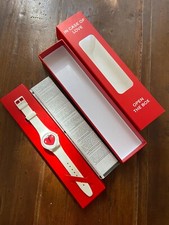 Swatch GW718 Love O'Clock 2022