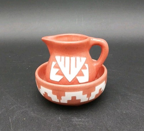 Mini brocca ceramica firmata - , a