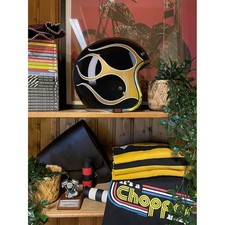 Casco da pescatore con teschio