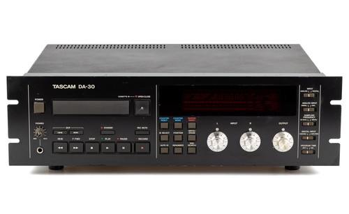 Tascam dat deck studio - da-30,