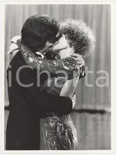 1979 RAI UNO "Io a modo mio" - Bacio Gigi PROIETTI Ornella VANONI - Foto (2)