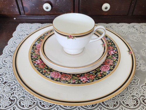 Vintage wedgwood bone - bone, china
