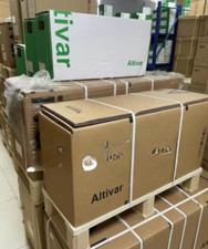 1PC NEW IN BOX Schneider