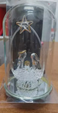 Campana di vetro con presepe