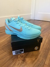 Kobe 6 Protro Statua della