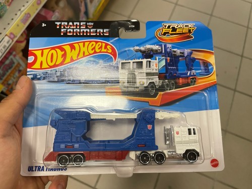 Hot wheels transformers - hot,