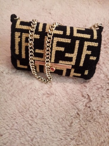 Borsa realizzata mano su - a,