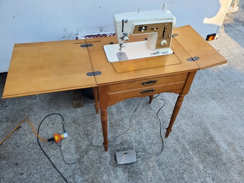 Singer 630 sewing machine - sewing, w/