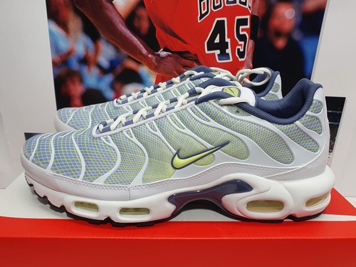 Nike air max plus - wave, grid