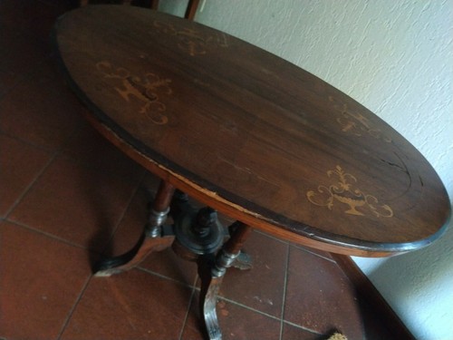 Tavolo tondo tavolino