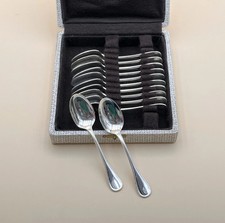 12 cuillères à moka / café