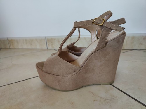 Zeppe scamosciate beige estive