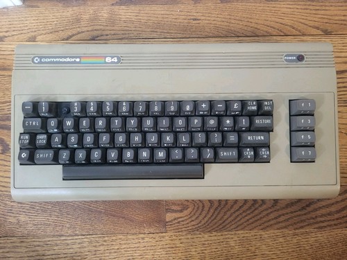 Commodore model c64 - 64,