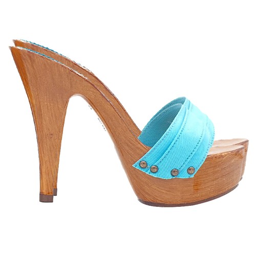 Zoccoli color turchese con
