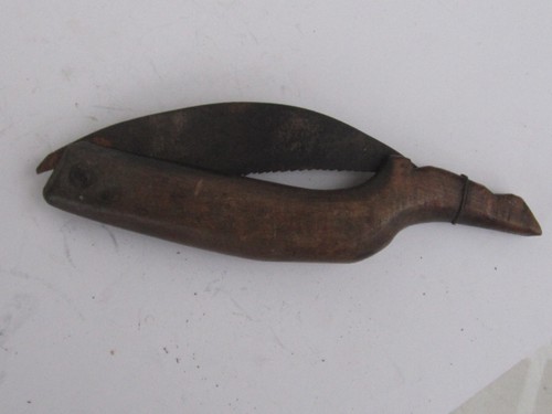 Antico coltello rustico
