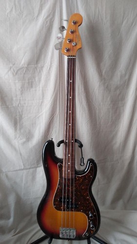Fender japan pb62 - fender, fretless