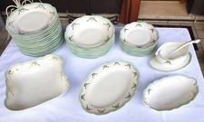 Antico servizio tavola piatti