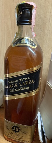 Johnnie walker black - black, label
