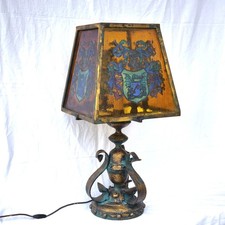 lampada da tavolo in ferro martellato e vetro multicolore, anni '60